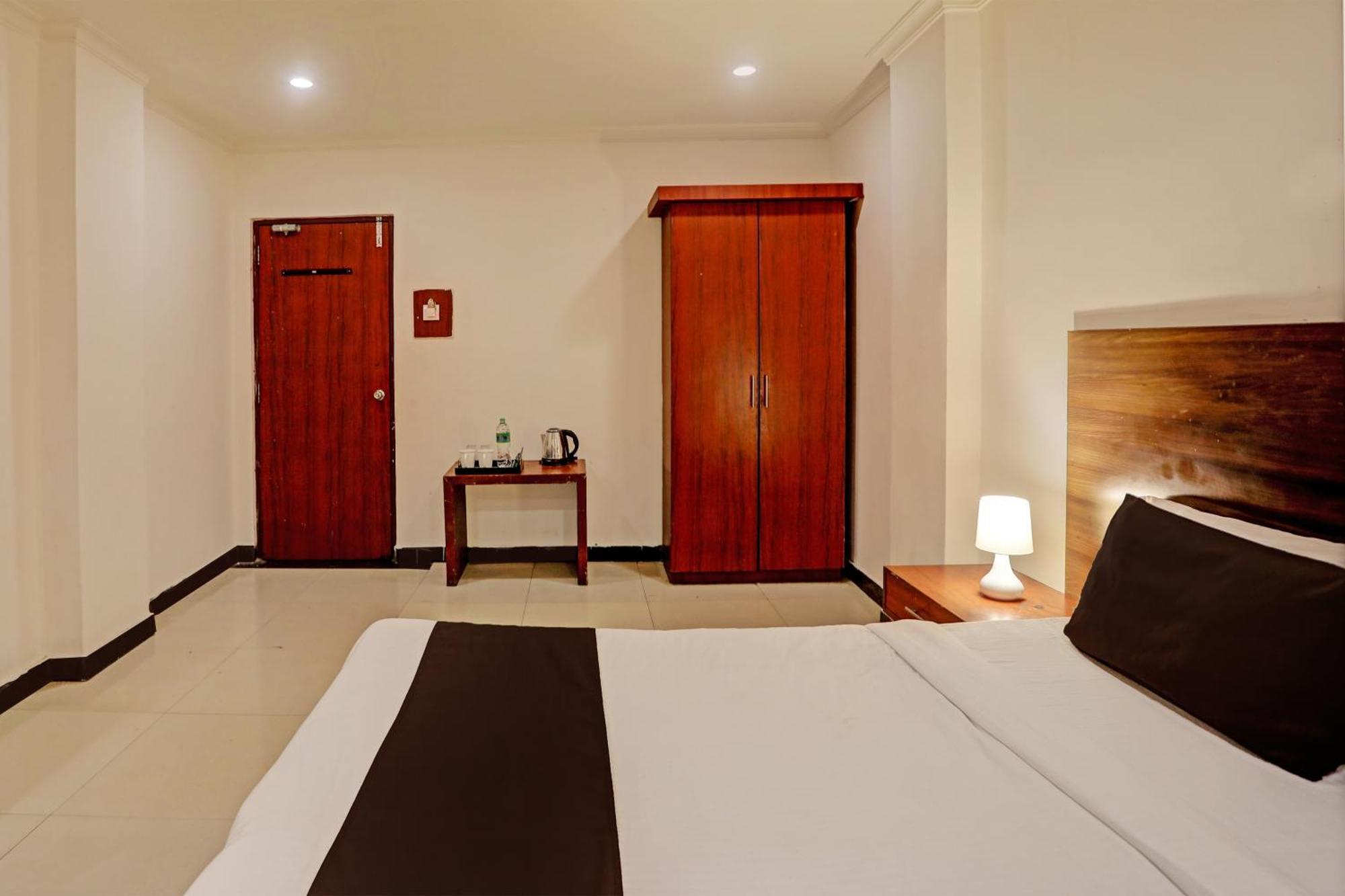 Hotel Airport Land New Delhi Ngoại thất bức ảnh