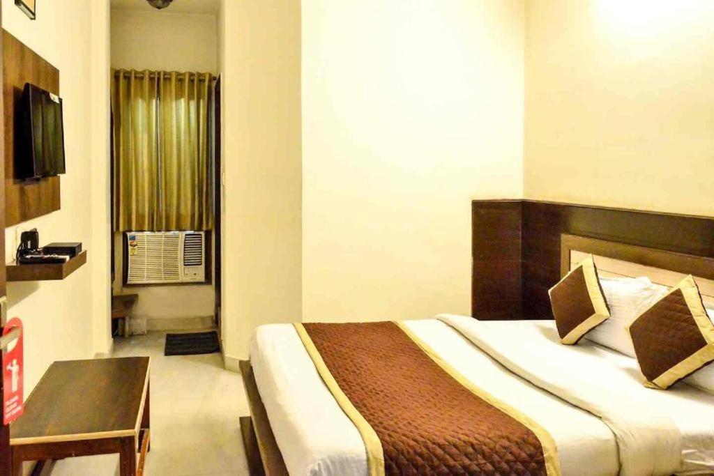 Hotel Airport Land New Delhi Ngoại thất bức ảnh