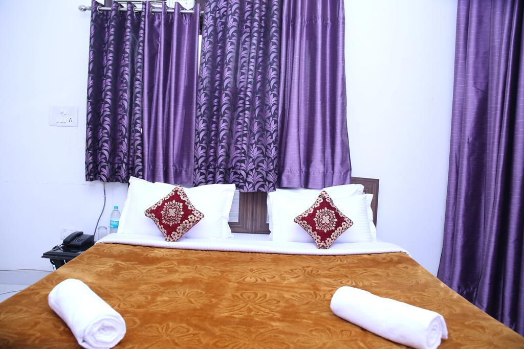 Hotel Airport Land New Delhi Phòng bức ảnh