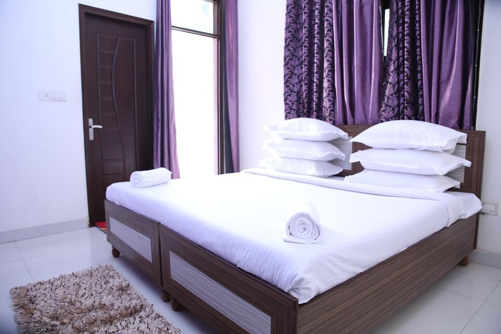 Hotel Airport Land New Delhi Phòng bức ảnh