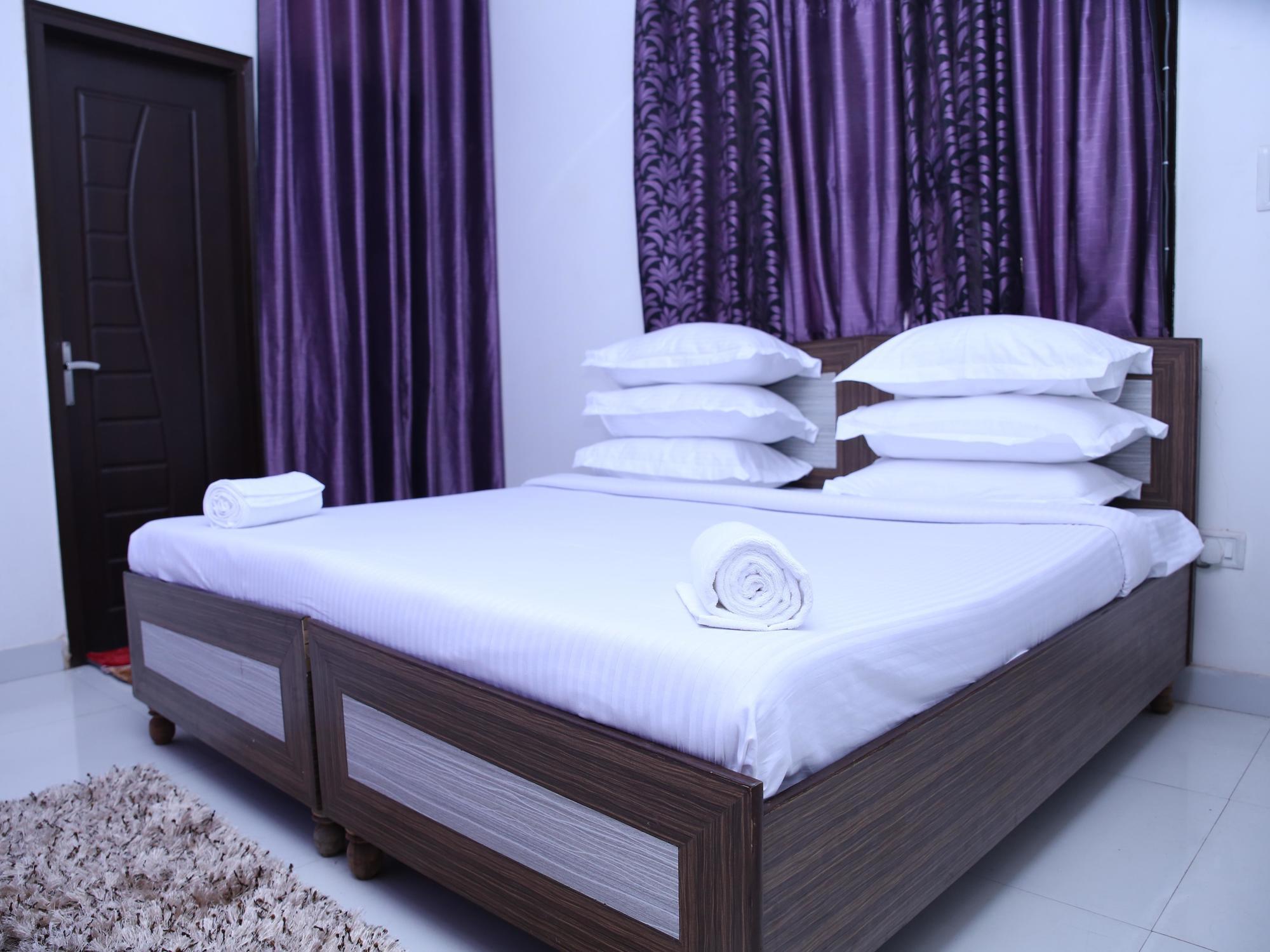 Hotel Airport Land New Delhi Ngoại thất bức ảnh